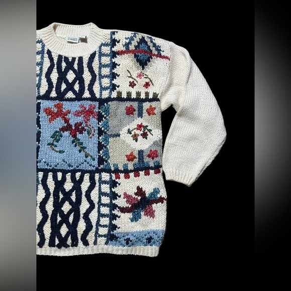 90’s Classic Elements Cream and Navy Knit Top With Shoulder Pads - Picture 10 of 10